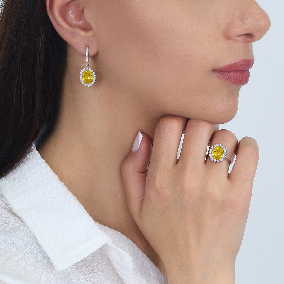 Silidia Oval Earrings