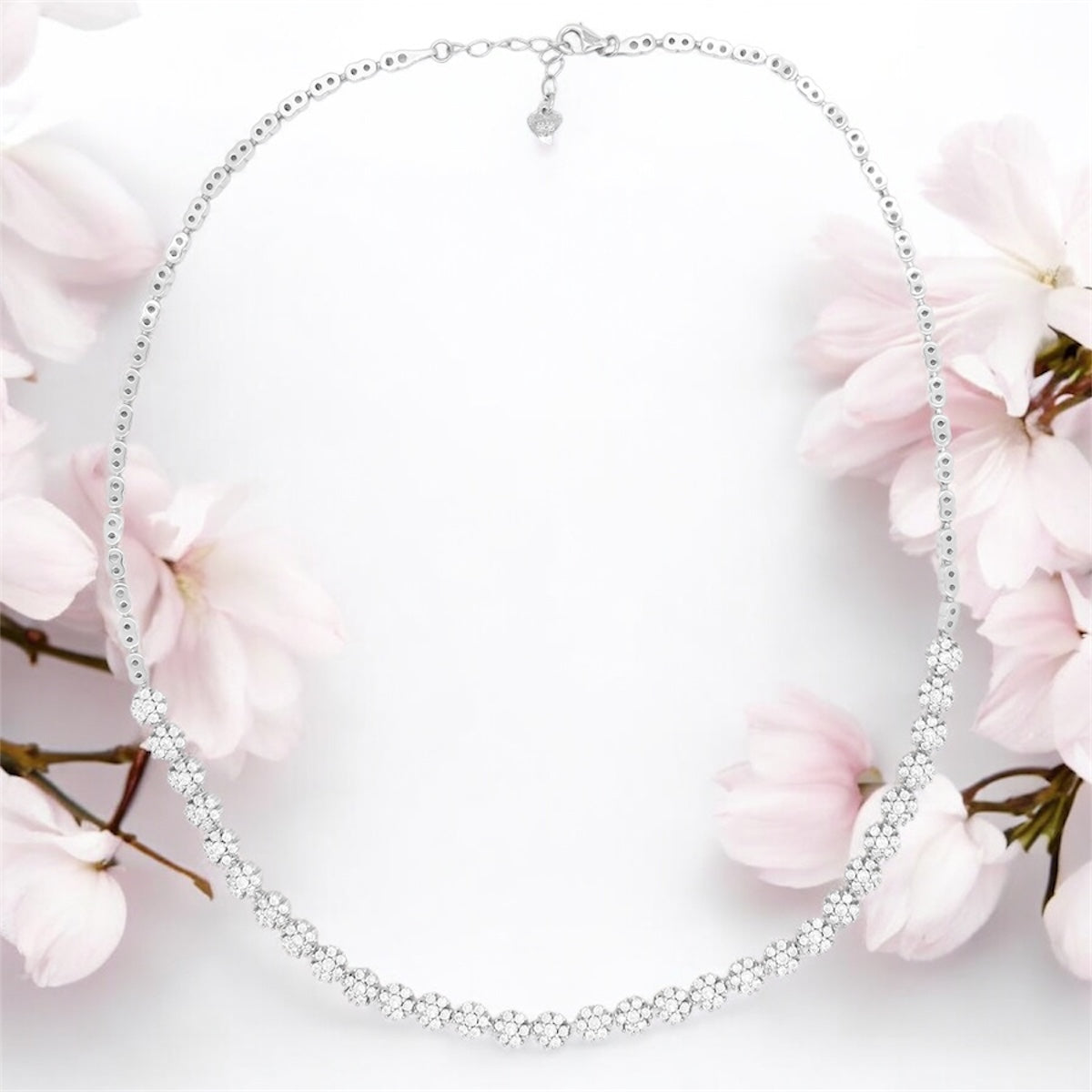 Silidia Flower Necklace