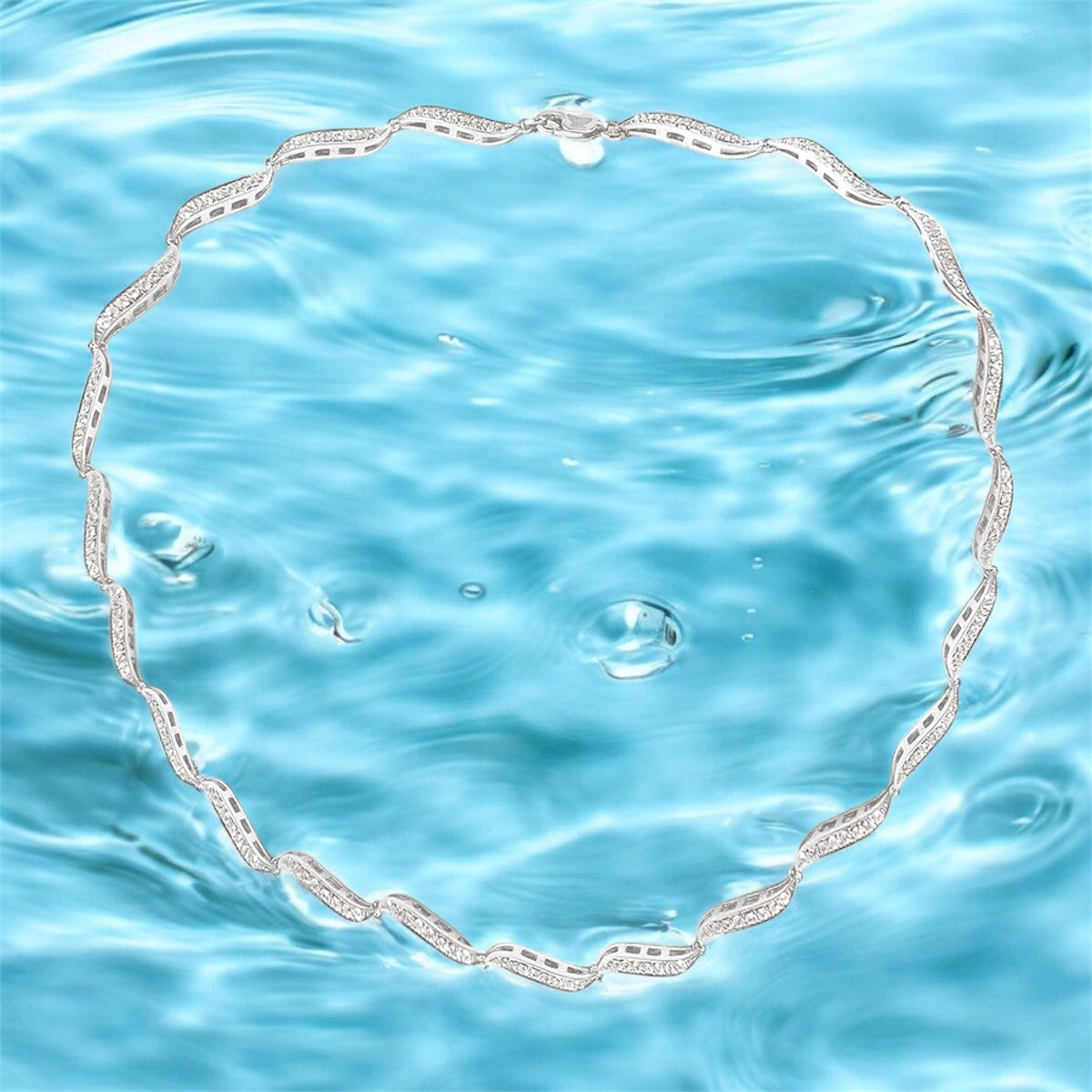 Silidia Wave Necklace
