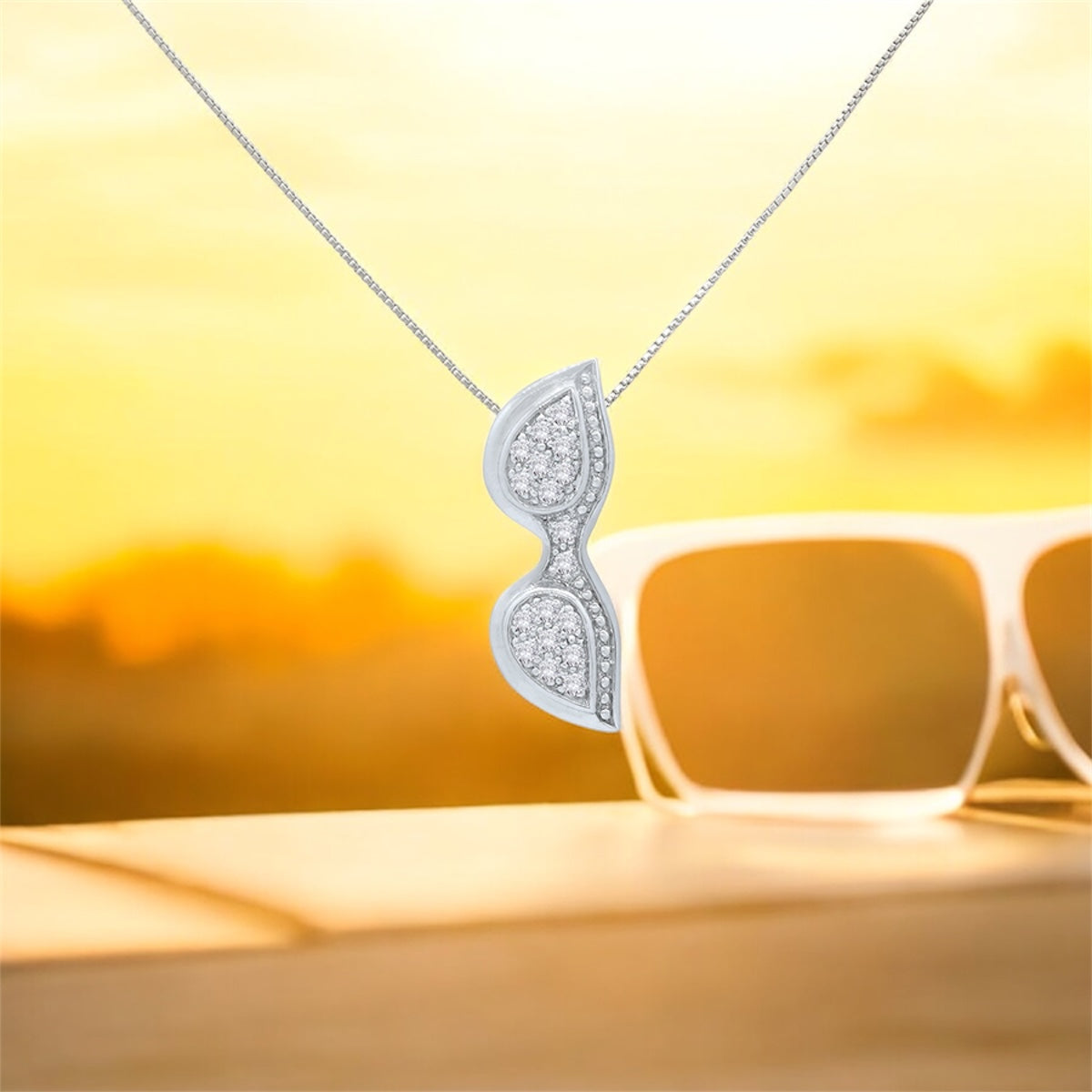 Sunglasses pendant