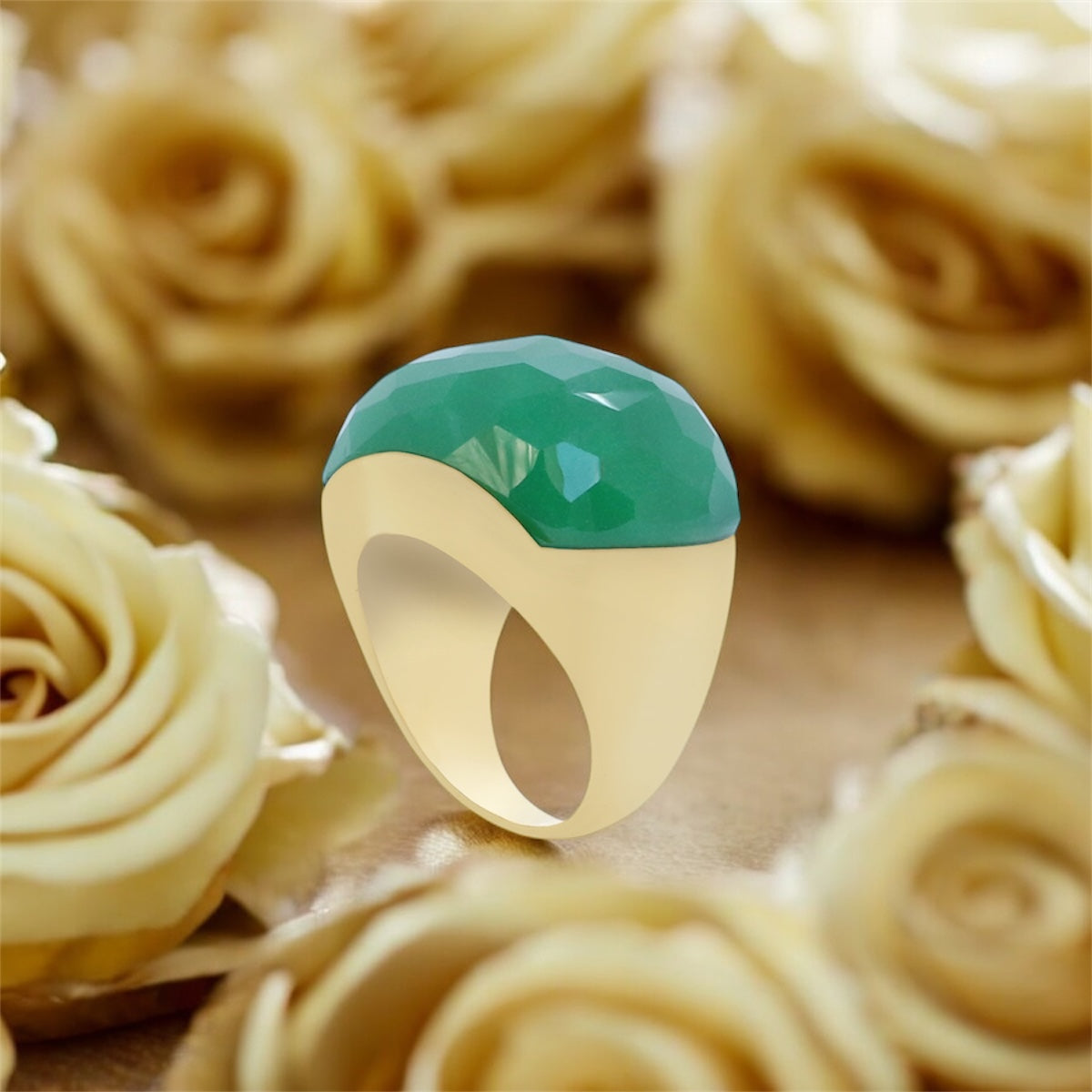 925 Silver Ring with Green Faceted Stone